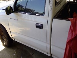 1998 TOYOTA TACOMA, WHITE, STD CAB, 2.4L, AT, 2WD,  Z25075